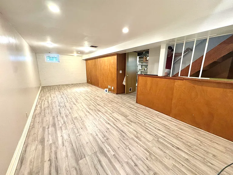 222 S Midvale Blvd — Photo 33
