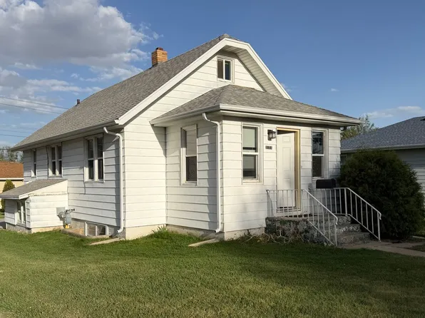 1121 N 12th, 1121 N 12th St #B, Bismarck, ND 58501
