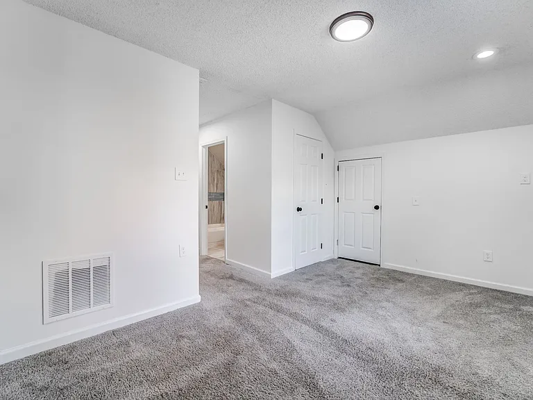 8483 Timber Creek Dr — Photo 6