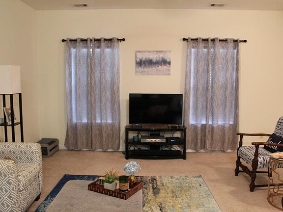 3rd image of 198 Sawgrass Trl
