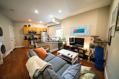 344 Centre St Photo 1