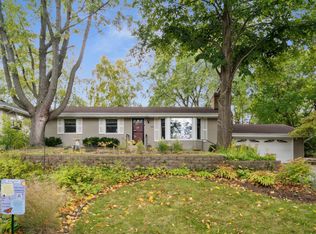 966 Cobb Rd, Shoreview, MN 55126