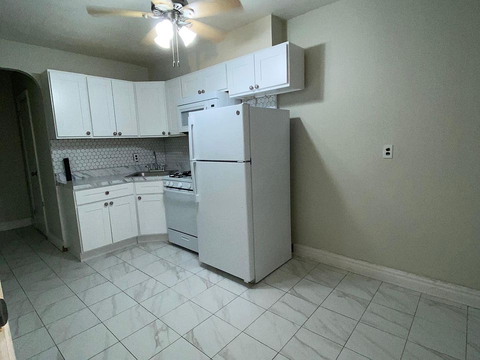 1st image of 5 Hodges Pl Floor 1