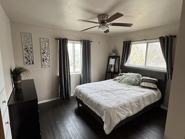 406 Greycliff Dr — Photo 3