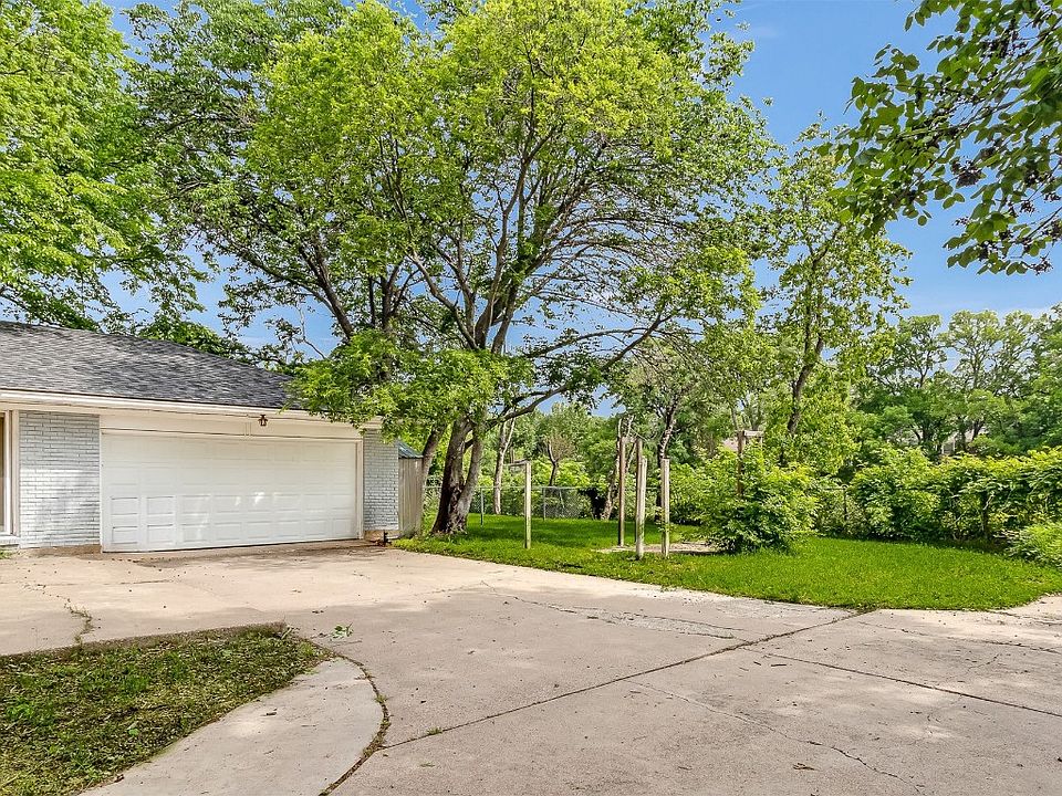 2702 S Glenbrook Dr, Garland, TX 75041 Zillow