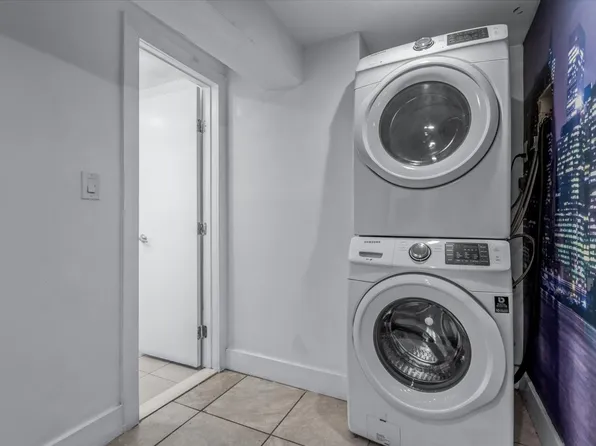 698 Lexington Avenue image 25 of 36