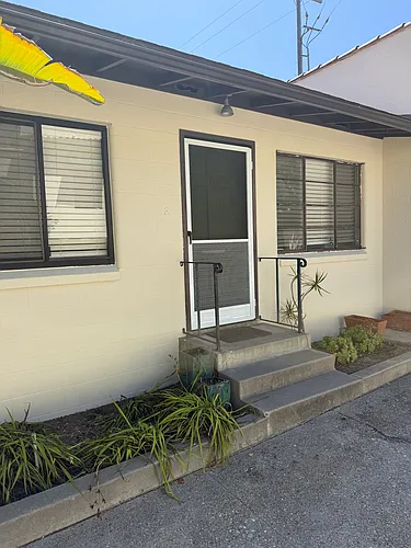 324 E Carrillo St #B Photo 1 324 E Carrillo St #B Photo 1