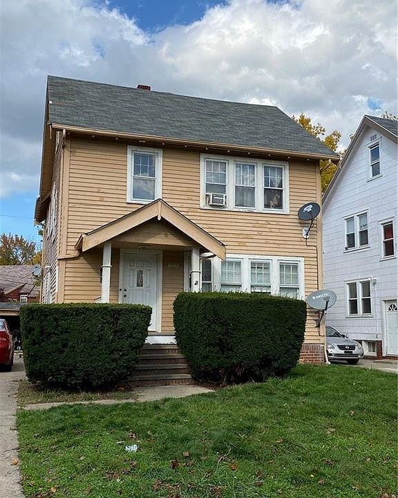 1st image of 11219 Langton Ave