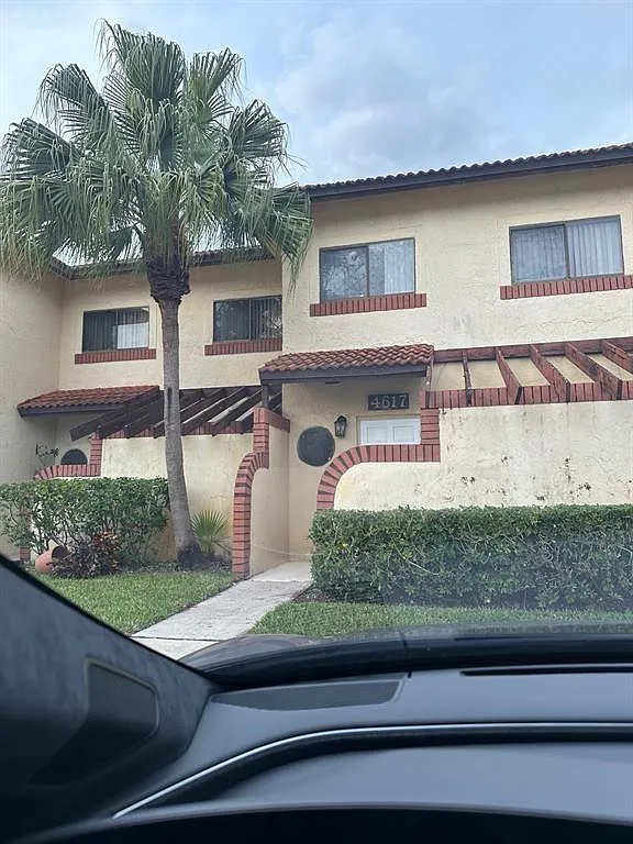 3 bed, 2.0 bath, 1512 sqft, $2,475 — Photo 1