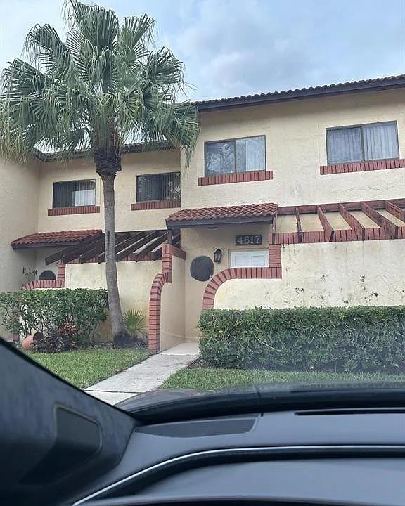 4617 NW 90th Ave