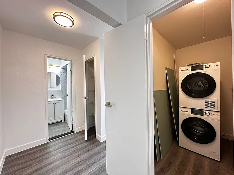 550 Washington Ave #23 — Photo 3