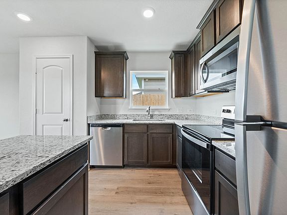 The kitchen of the Sabine has a wonderful energy-efficient appliances.