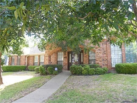 1st image of 916 Hickory Knob Cir