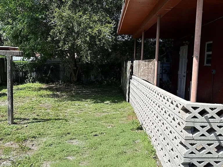 1308 NW 4th St — Photo 12