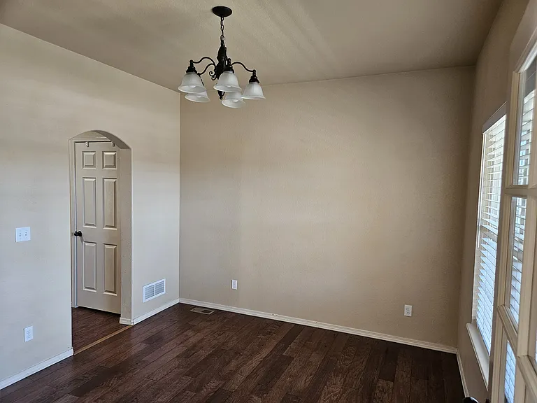 8444 Vanderwood Rd — Photo 2