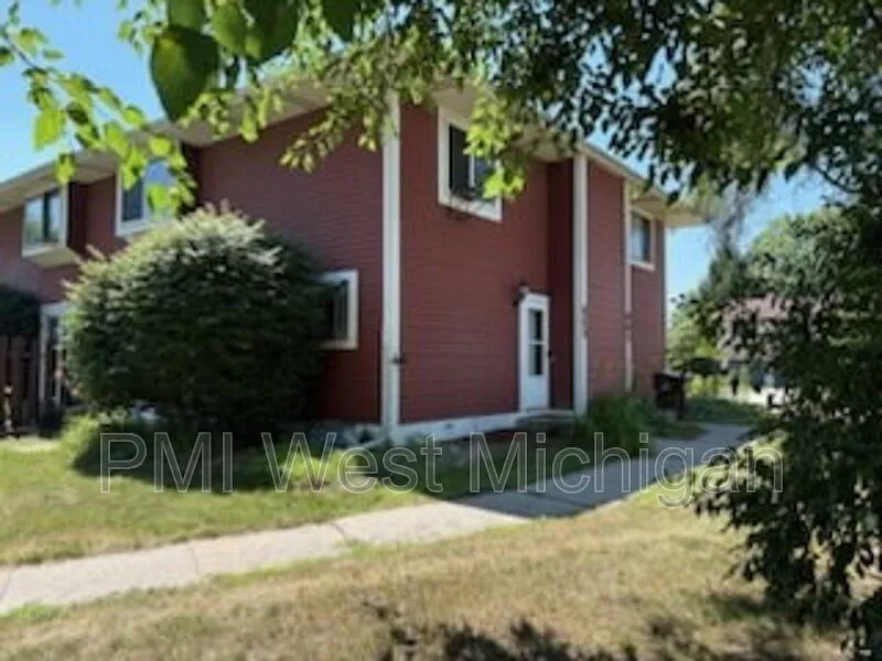 2 bed, 1.0 bath, 1005 sqft, $1,200 — Photo 1