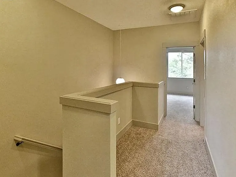 6430 N Maryland Ave — Photo 6