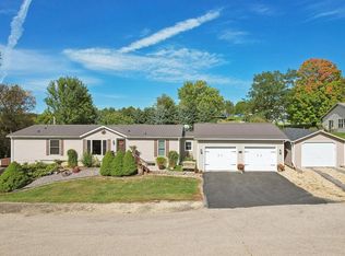 506 N Bennett Rd, Dodgeville, WI 53533