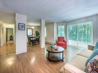 361 Riverglade Dr, Amherst, MA 01002