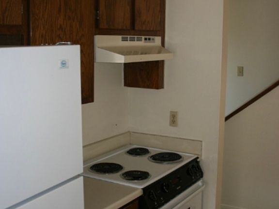 3rd image of 1807 Woodsman Dr #A