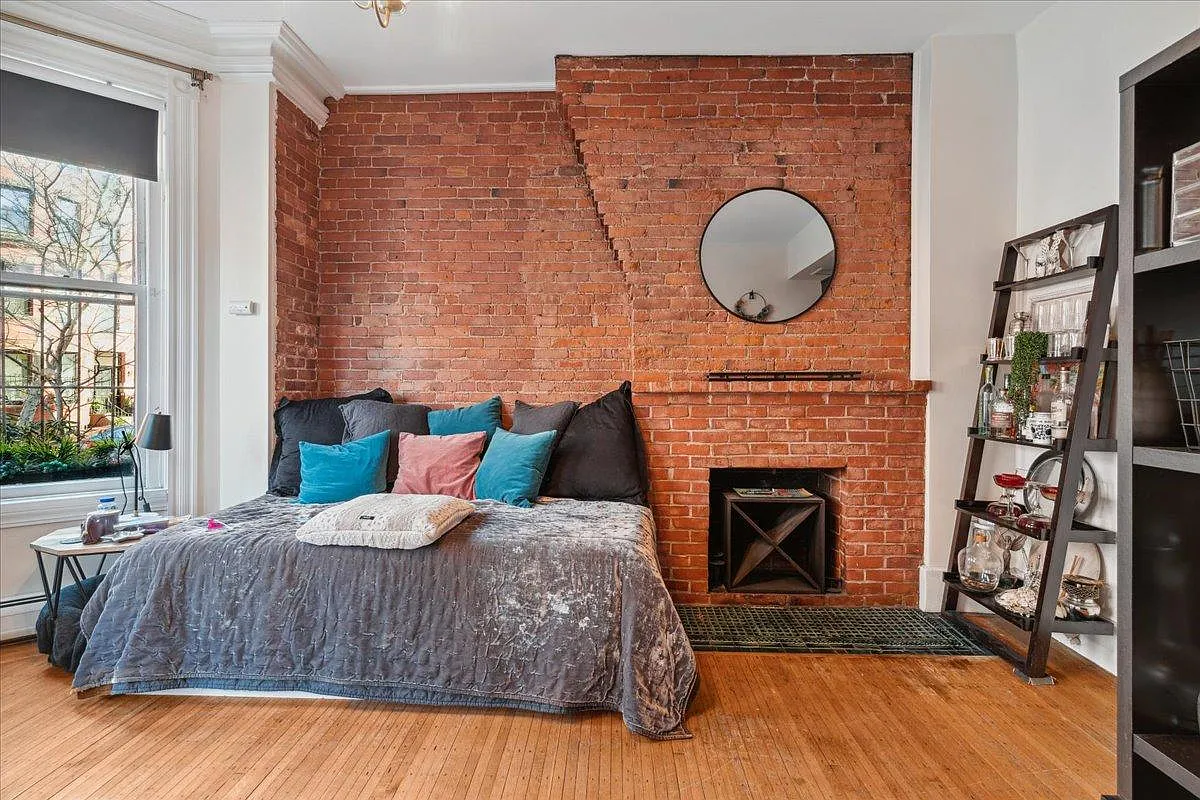 Studio, 375 sqft, $2,300 — Photo 2