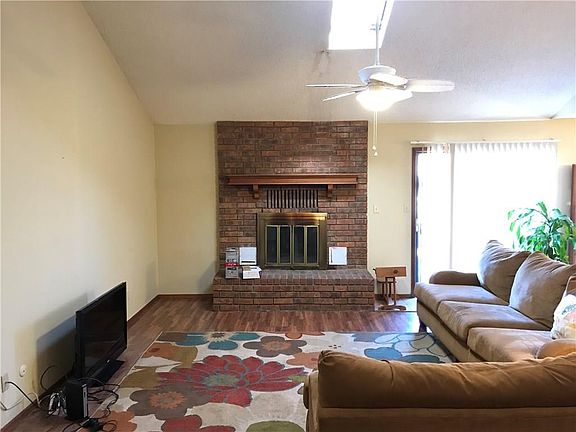 4th image of 1536 E Cortland St