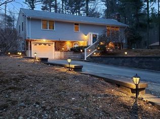 5 Coombs Rd, Rochester, MA 02770