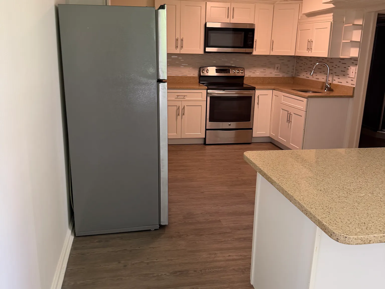 2 bed, 1200 sqft, $2,450 — Photo 2