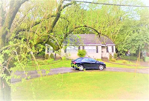 2066 Woodley Rd Photo 1
