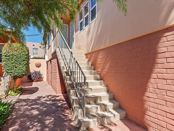 4th image of 3010 Hawthorn St