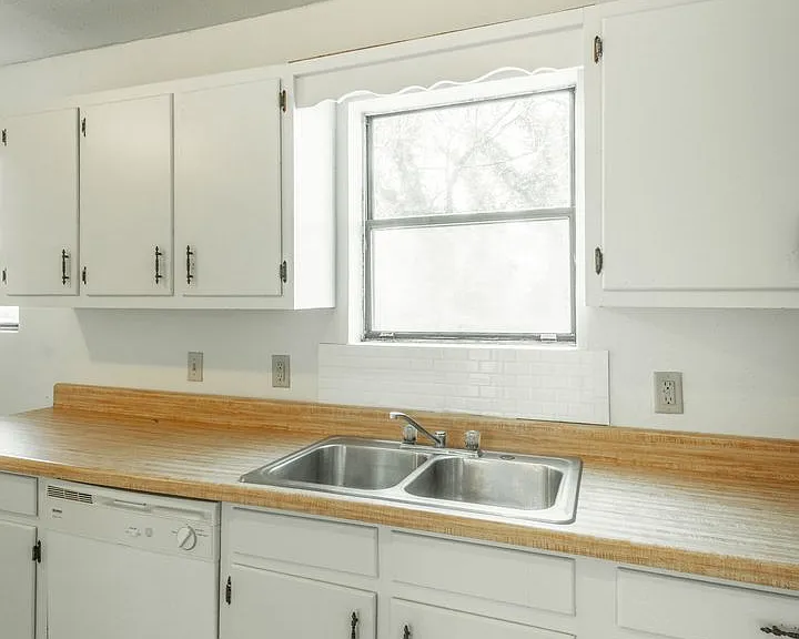126 Goodson Ave — Photo 15