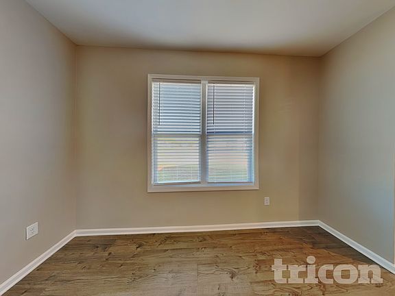 5th image of 376 Olde Place Dr