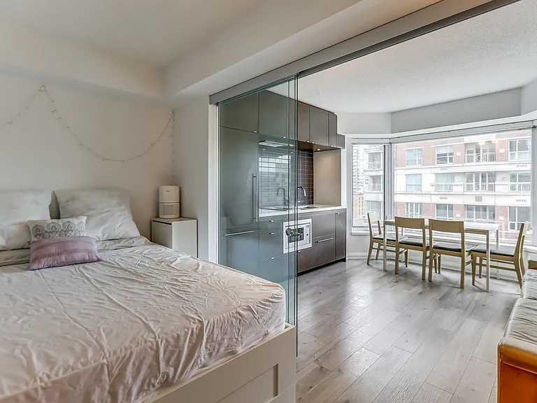 155 Yorkville Ave #916 — Photo 10