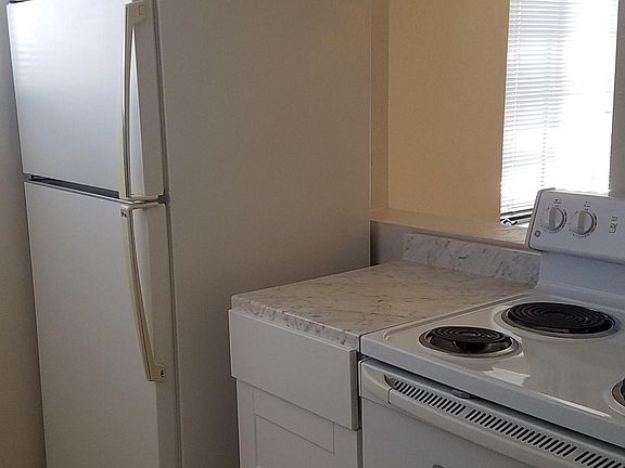 2nd image of 340 E Lee St #3