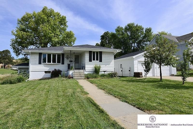 1st image of 20566 Binney St