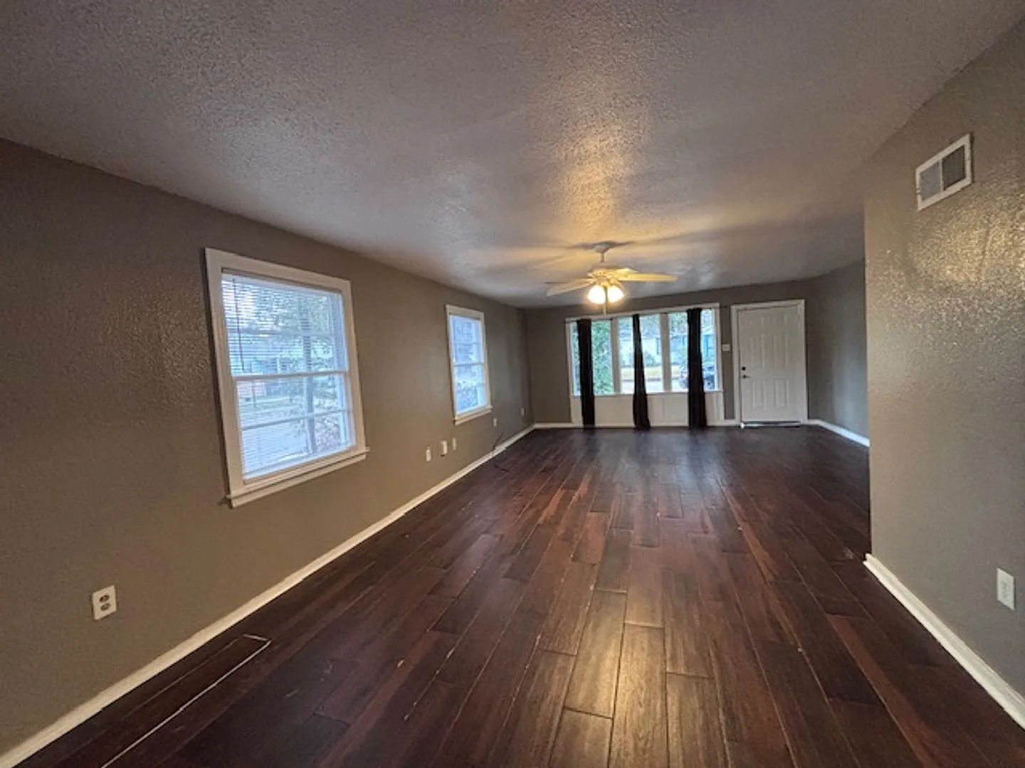 Section 8 is Welcome Nice 3 bedroom 2 bath home in Baton Rouge, La. — Photo 4