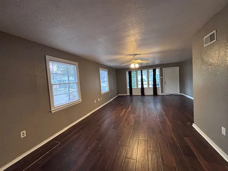 3906 S Barrow Dr — Photo 4