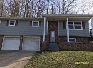 40 Donna Hts, Huntington, WV 25704