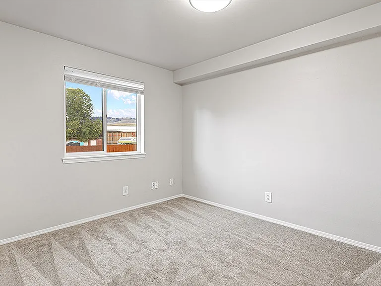 Grand Central Apartments — Photo 22