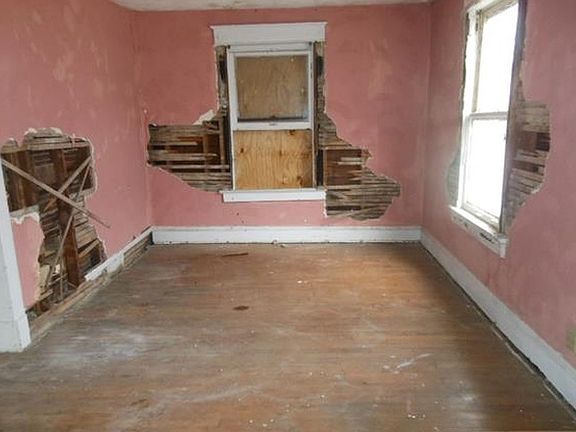 2nd image of 3221 College Ave