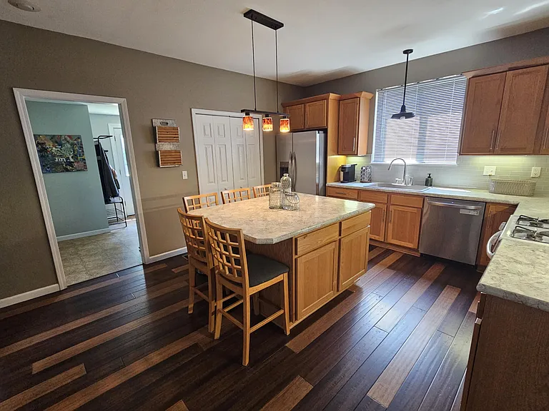 730 Maple St — Photo 9