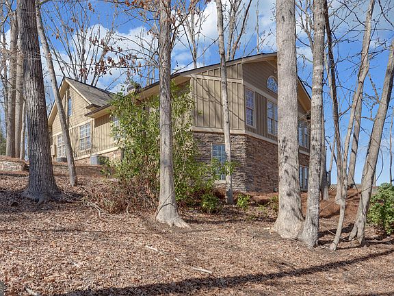 2nd image of 114 Blue Ridge Pl