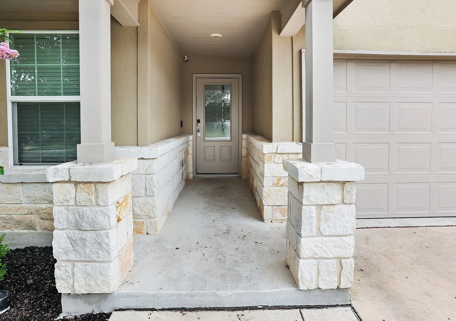 4 Bedroom 2 Bathroom located in Redbird Ranch Subdivision — Photo 3