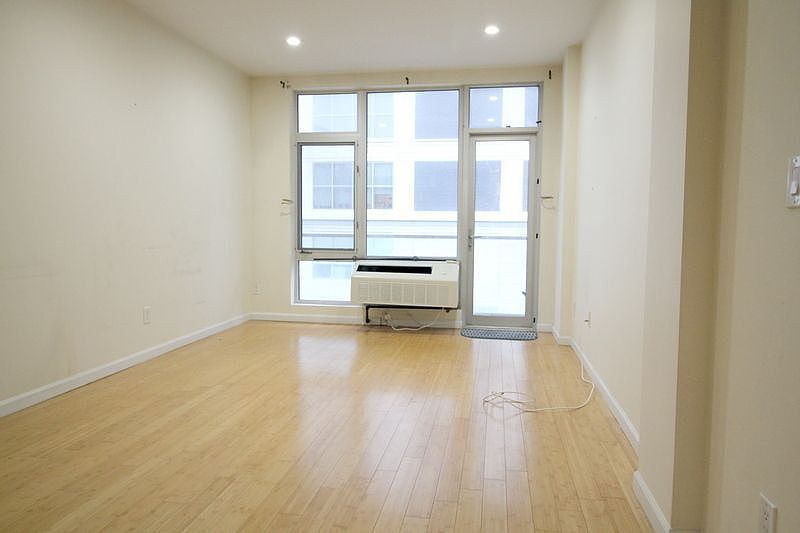 1st image of 499 Vanderbilt Ave APT 2B