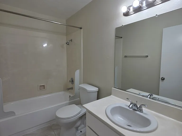 1991 Ascot Dr #2 — Photo 15