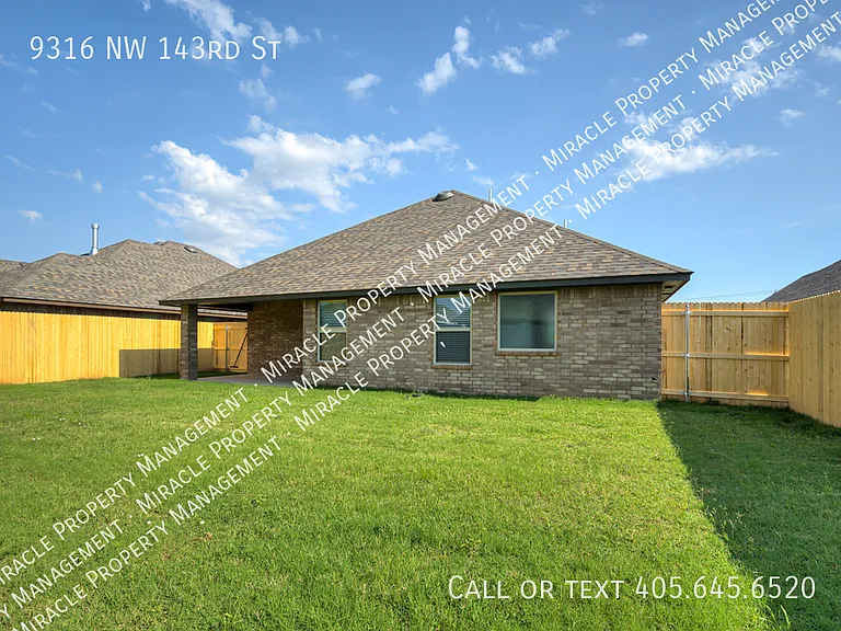 9316 NW 143rd St — Photo 39