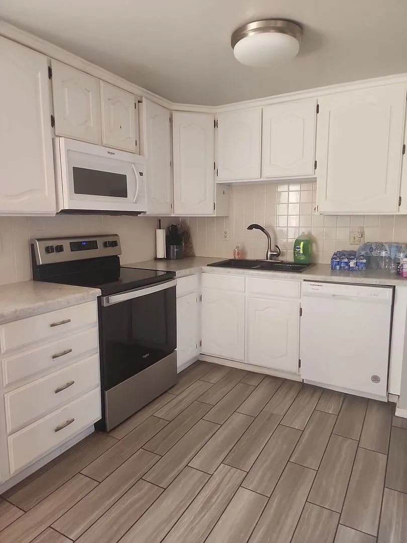 Home Located in Camina's — Photo 3