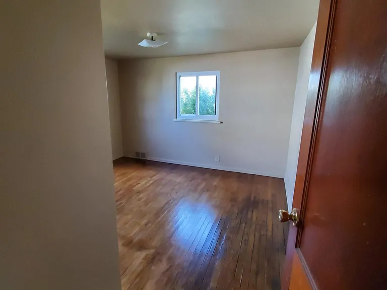 3045 Daleford Ave NE — Photo 3