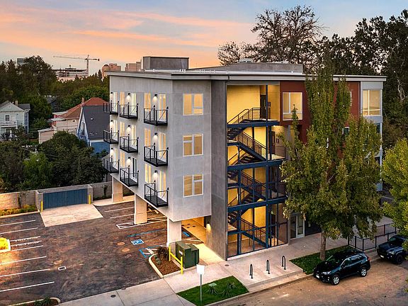 4th image of 927 U St #405