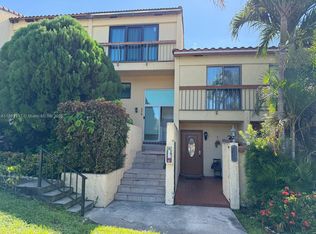 4018 Del Rio Way, Sunrise, FL 33351